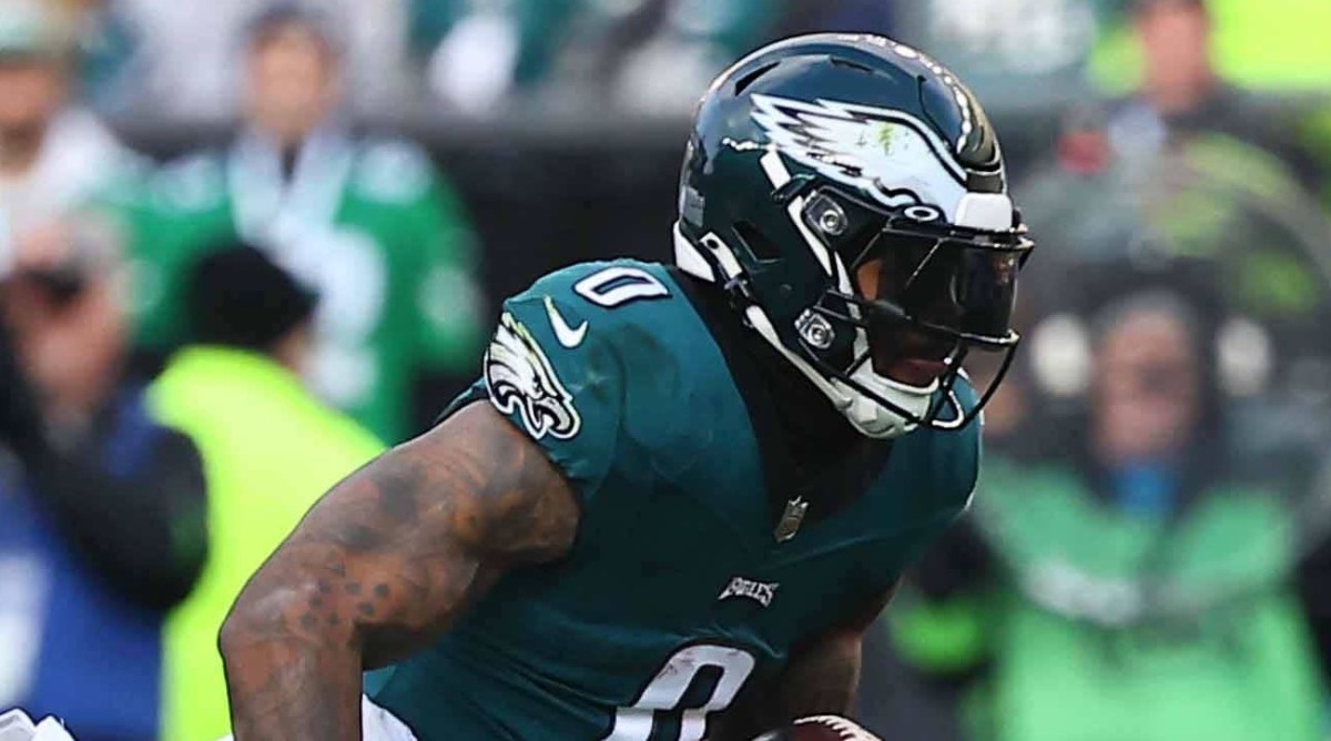 Philadelphia Eagles running back D ANDRE SWIFT (0) in action during a week 17 game between the Philadelphia Eagles and the Arizona Cardinals Sunday, DEC 31, 2023; at Lincoln financial Field in Philadelphia, PA.